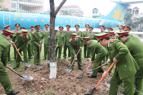 Êv88 chào đón năm mới 2026 hưởng ứng Tết trồng cây đầu xuân Ất Mùi 2015